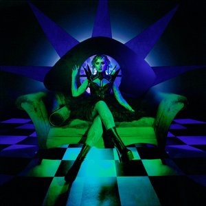 “NOCTURNAL (DELUXE)”的封面