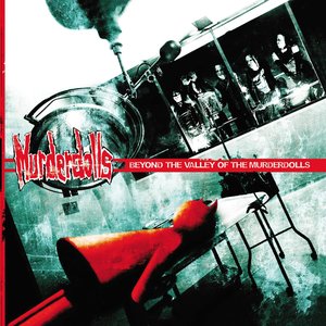 “Beyond the Valley of the Murderdolls”的封面