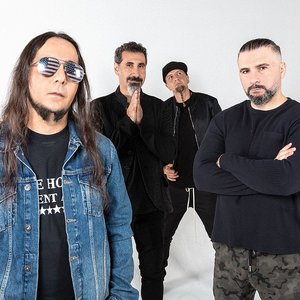 “System of a Down”的封面