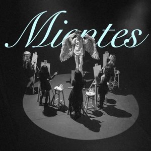 “MIENTES”的封面