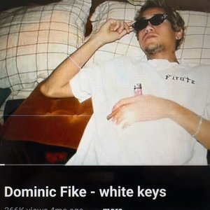 Imagem de 'White Keys'