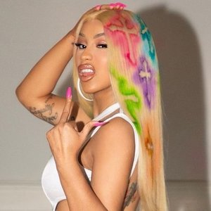 “Cardi B”的封面