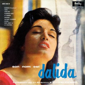 “Son nom est Dalida”的封面