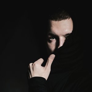 “Maksim Dark”的封面