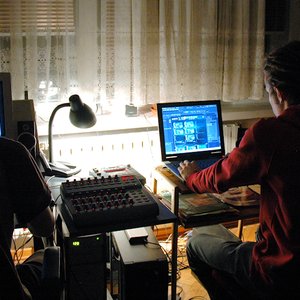 “Ambot”的封面