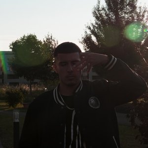 “Yung Lenz”的封面