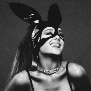 'Ariana Grande' için resim