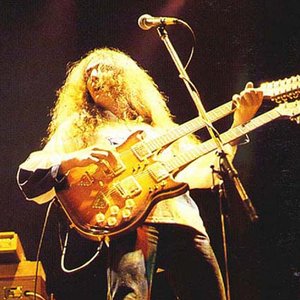 'Ken Hensley' için resim