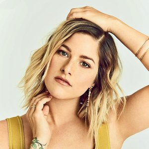 “Cassadee Pope”的封面