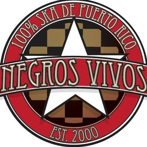 “Negros Vivos”的封面