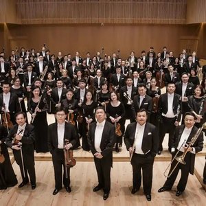 “Shanghai Philharmonic Orchestra”的封面