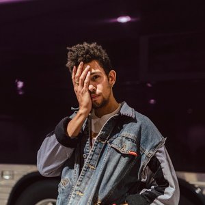 “NoMBe”的封面