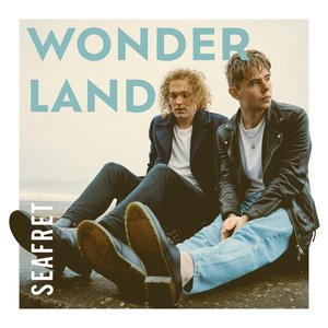“Wonderland”的封面