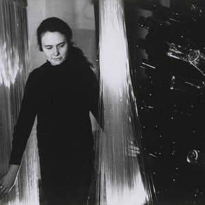 Zdjęcia dla 'Annea Lockwood'
