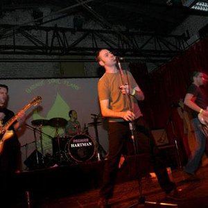“THEE KNUCKLEHEADS”的封面