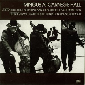 “Mingus at Carnegie Hall”的封面