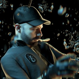 “Woodkid”的封面