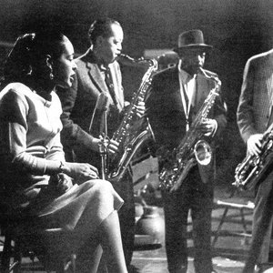 “Billie Holiday and Her Orchestra”的封面