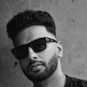 “Navaan Sandhu”的封面
