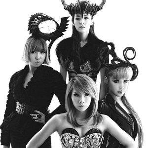 “2NE1”的封面