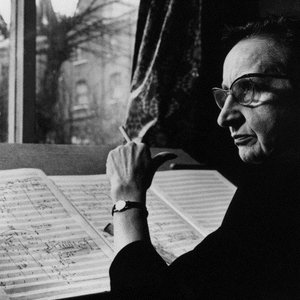 'Elisabeth Lutyens'の画像