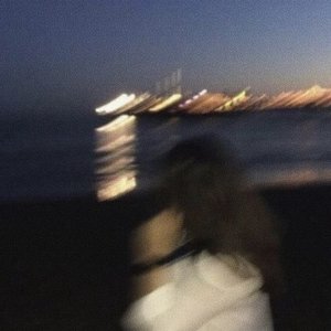 “LIGHTS GO DOWN”的封面