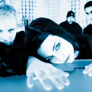 “Evanescence”的封面