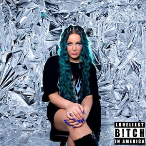 “loneliest b!tch in america”的封面