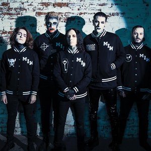 “Motionless in White”的封面