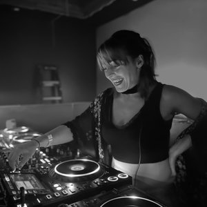 “Barroness”的封面