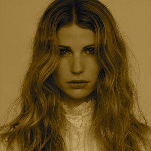 “Le Blonde”的封面
