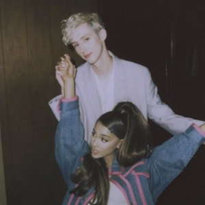 Изображение для 'Ariana Grande, Troye Sivan'