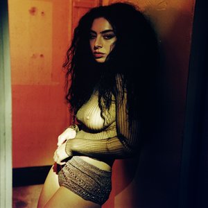 Image pour 'Charli XCX'