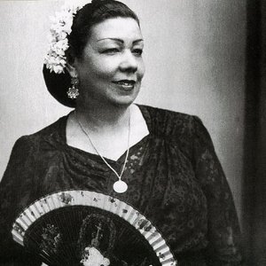 “La Niña De Los Peines”的封面