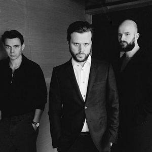 Imagen de 'White Lies'