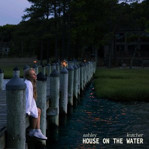 “House On The Water”的封面