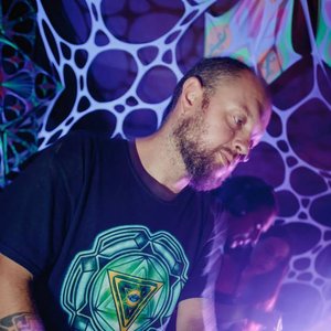 “Synthetik Chaos”的封面