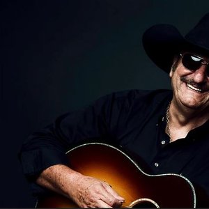 'Dennis Agajanian' için resim