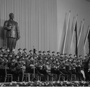 Image for 'Дважды Краснознамённый ордена Красной Звезды Академический ансамбль песни и пляски Советской Армии имени А. В. Александрова'