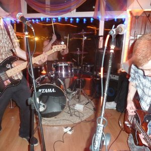 “Three Summers Strong”的封面