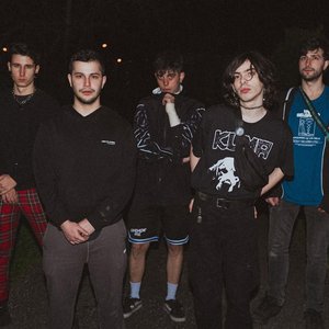 “Tear me apart”的封面