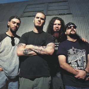 “Pantera”的封面