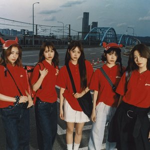 Immagine per 'LE SSERAFIM'