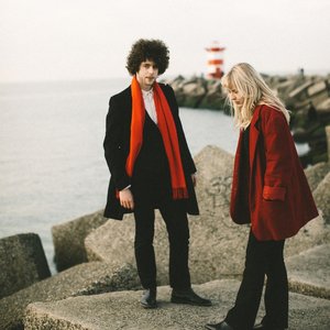 “Silver Lake”的封面