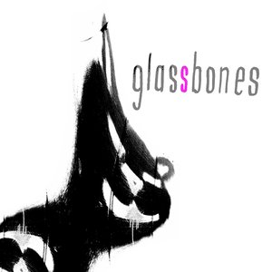 “Glassbones”的封面