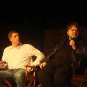 'Guillermo Del Toro, Chuck Hogan' için resim