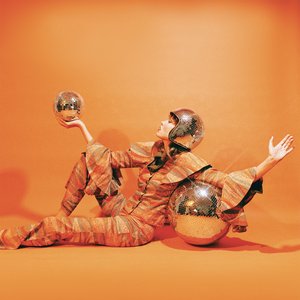 “Dance Therapy”的封面