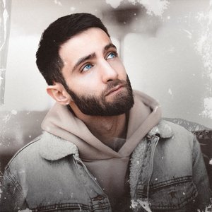 “Escape”的封面