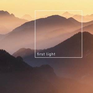 “First Light”的封面
