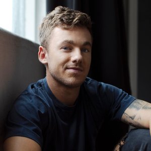 “Mitch James”的封面